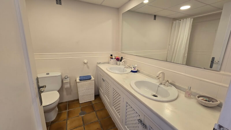 Apartemento de alquiler Cristina a 50m de playa - baño 1